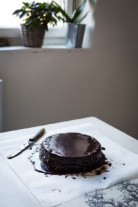 Sacher torta régi recept alapján az Emlékek Íze konyhájából http://emlekekize.hu/sacher-torta