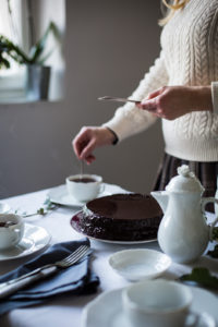 Sacher torta régi recept alapján az Emlékek Íze konyhájából http://emlekekize.hu/sacher-torta