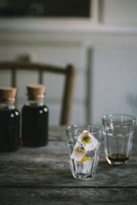 pitypangméz az Emlékek Íze konyhájából/dandelion honey from the Taste of Memories Hungarian country kitchen www.tasteofmemories.com/dandelion-honey