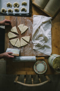 pékkifli az Emlékek Íze konyhájából/crescent rolls from the Taste of Memories Hungarian country kitchen www.tasteofmemories.com
