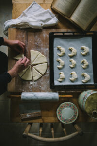 pékkifli az Emlékek Íze konyhájából/crescent rolls from the Taste of Memories Hungarian country kitchen www.tasteofmemories.com