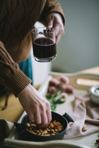 pirított sós mandula és forralt meggybor az Emlékek Íze konyhájából www.emlekekize.hu/toasted almonds and mulled cherry wine from the Taste of Memories Hungarian country kitchen www.tasteofmemories.com