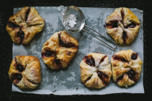 lekváros táska az Emlékek Íze konyhájából/jam pastries from the Taste of Memories Hungarian country kitchen www.tasteofmemories.com